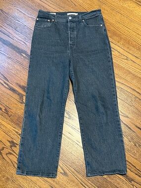 B37 Levi's Women's 29 Black Ribcage Straight Ankle Leg Jeans